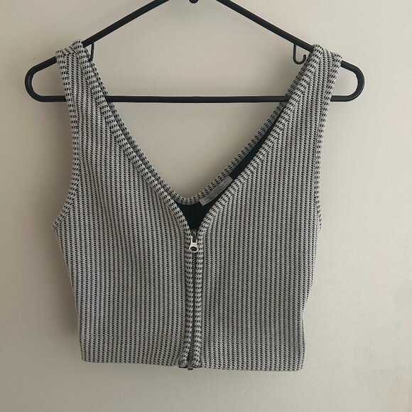 Zara - Zip-up Crop Top - Picture 1 of 2